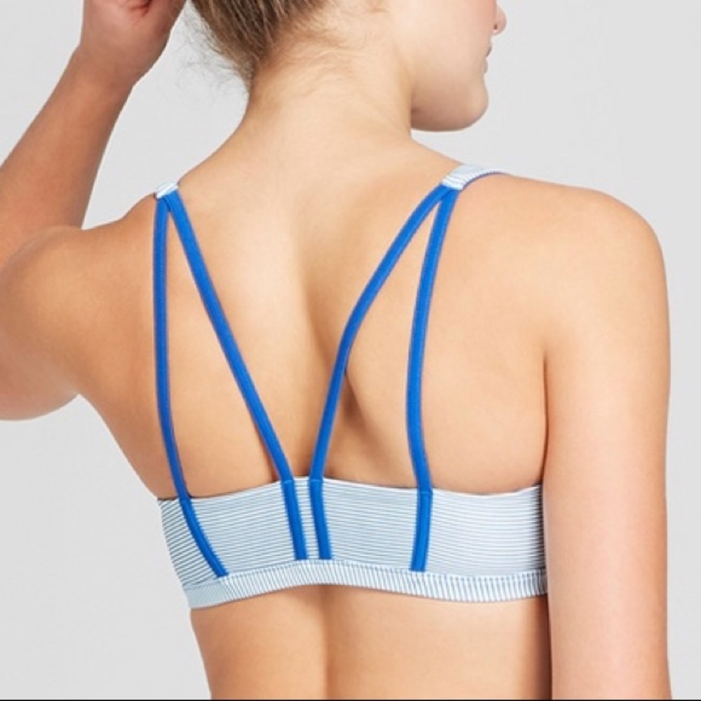 💙Striped Modern Strappy Sports Bra